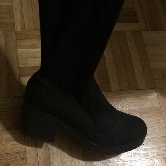 Boots 👢 - Picture 2 of 6